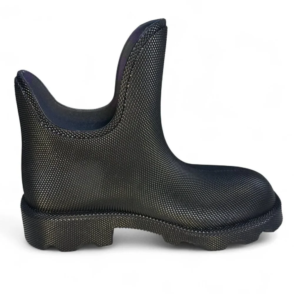 Burberry Women's Ray Rubber Ankle Boots sz 37 EU. NEW IN BOX